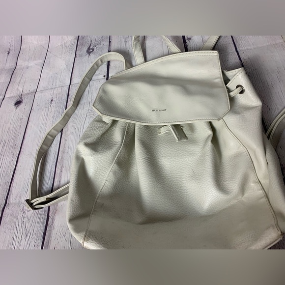 Matt & Nat Backpack - Picture 3 of 6